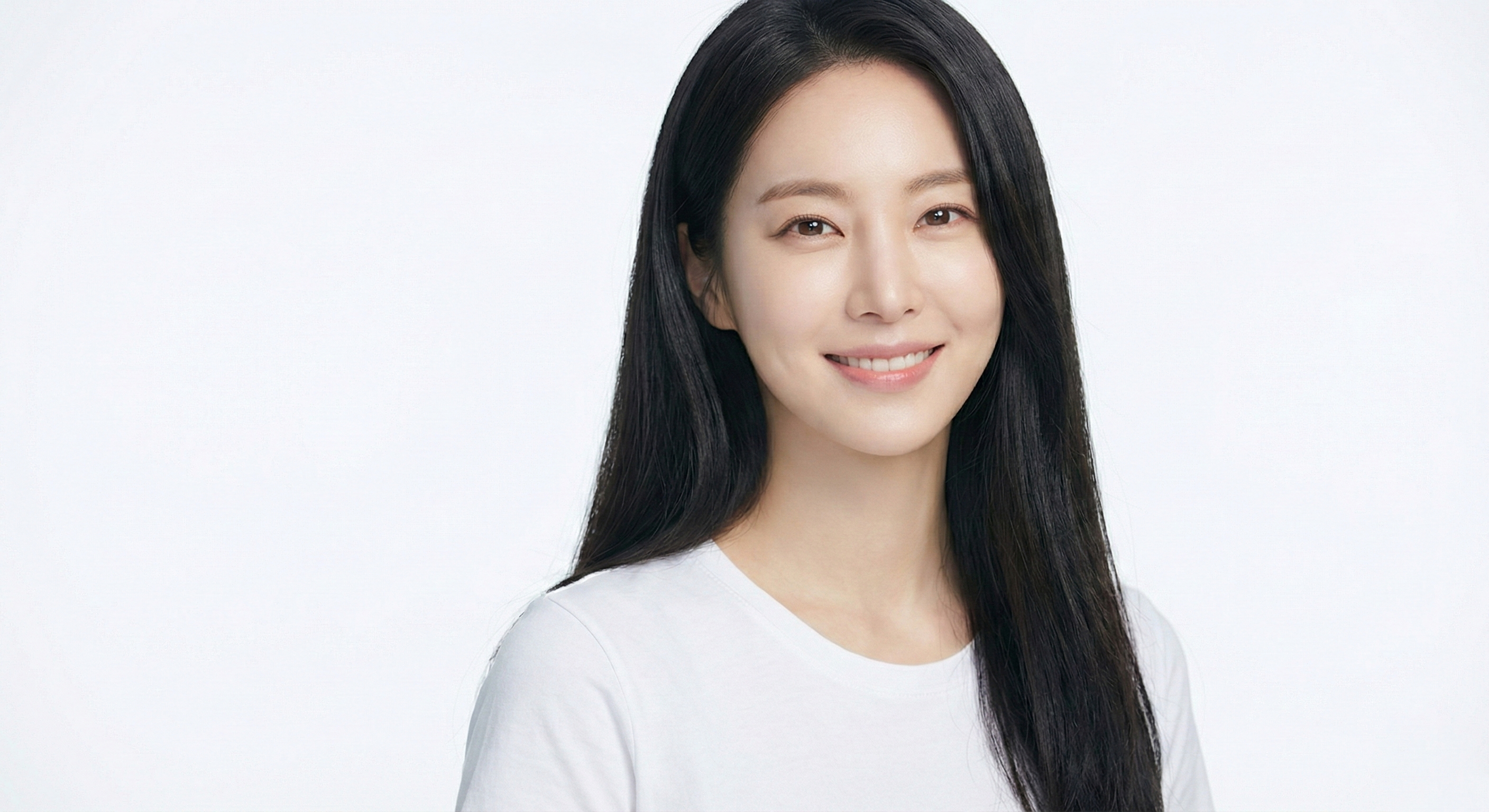 자가진피 팔자성형 모델